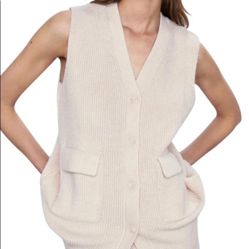 Zara creamy white V-neck, button front,  ribbed knit sweater vest - NWT